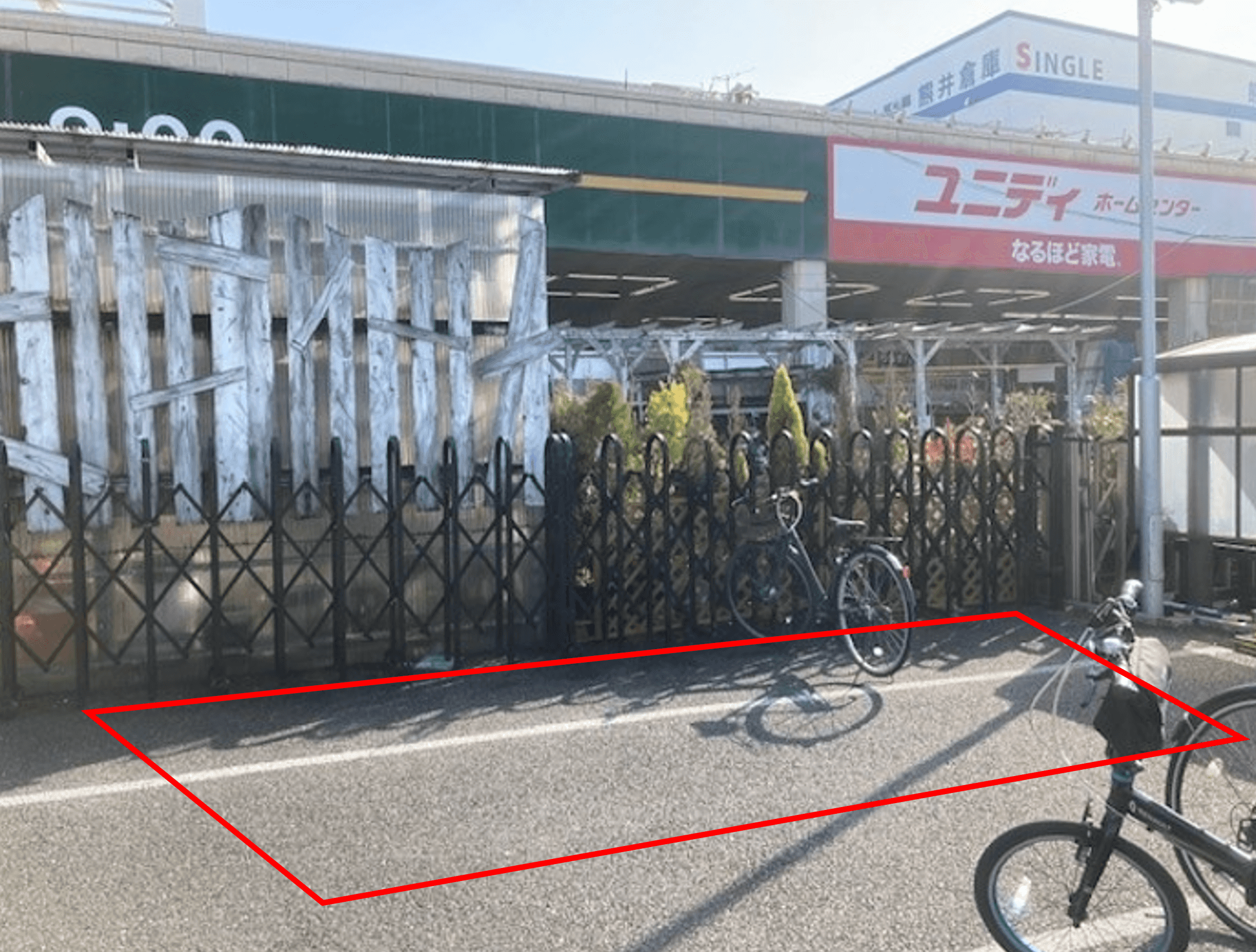 屋外駐車場 キッチンカーの出店やプロモーションに最適なホームセンター内駐輪場の屋外催事イベントスペース