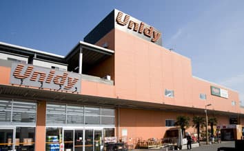 屋外 キッチンカーの出店が可能なホームセンター入り口前の催事イベントスペース1