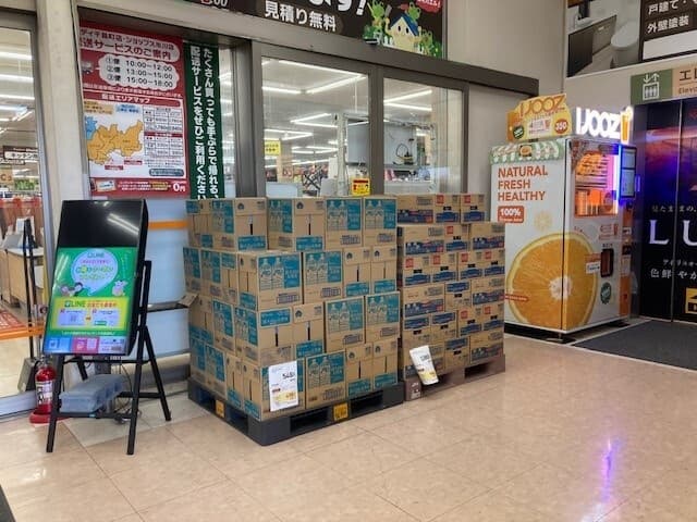 1階風除室 物販、食物販のポップアップストアやプロモーションに最適なホームセンター内1階入口風除室の催事イベントスペース2