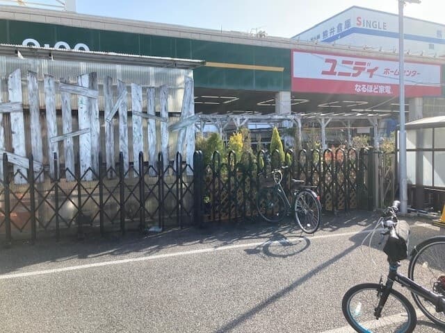 屋外駐車場 キッチンカーの出店やプロモーションに最適なホームセンター内駐輪場の屋外催事イベントスペース2
