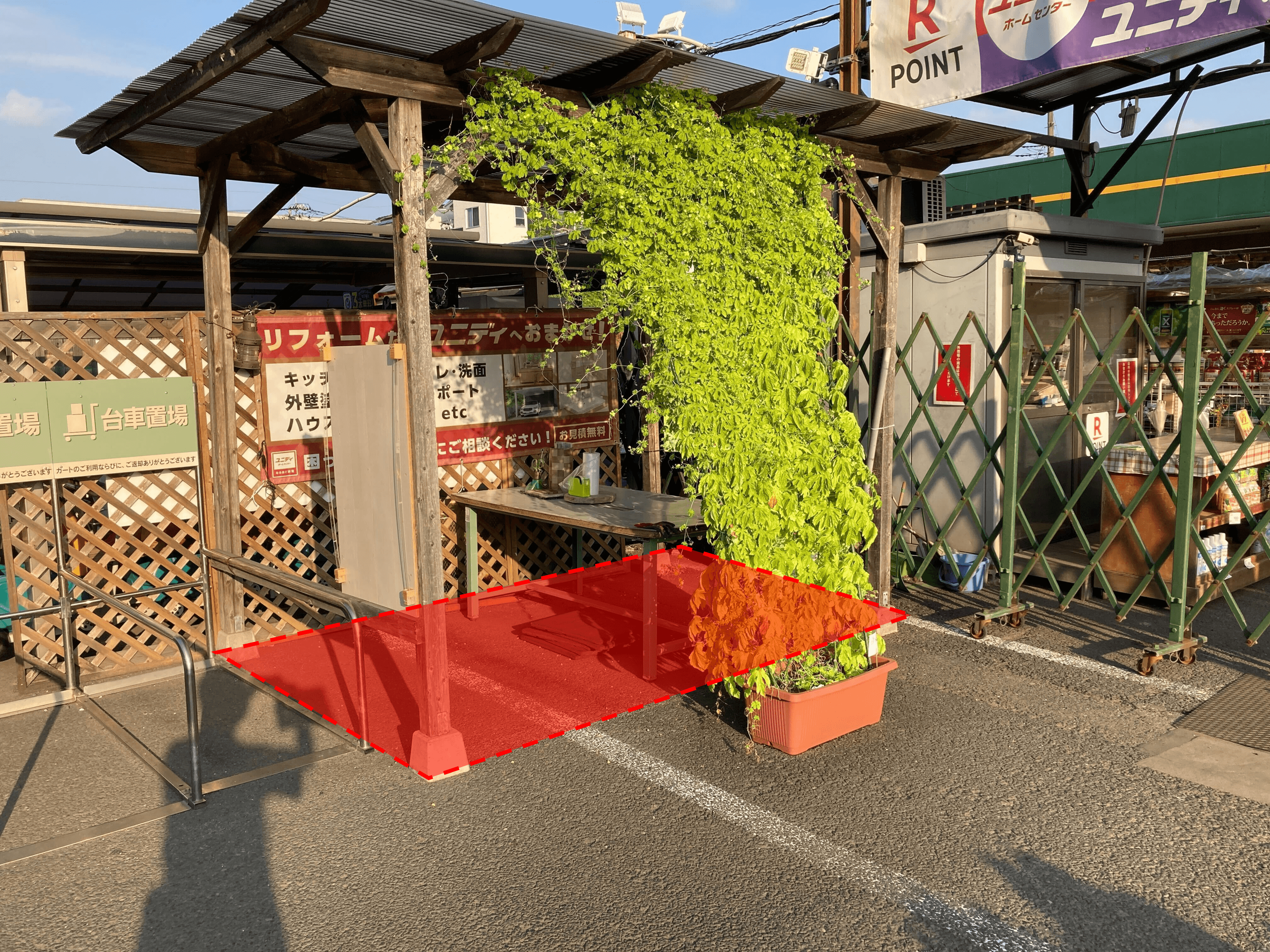 店舗正面屋外(高さ2.4mまで) プロモーションや食物販での出店に最適な屋外催事イベントスペース1