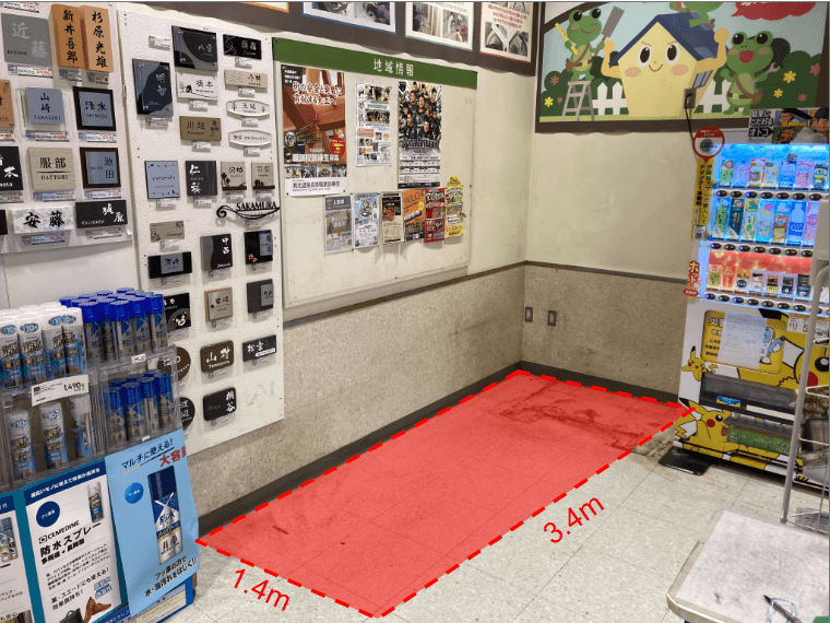 1階階段前 プロモーションや物販に最適なホームセンター内階段前の催事イベントスペース